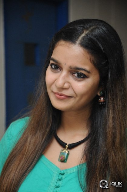 Swathi-Reddy-at-Tripura-Movie-Audio-Launch
